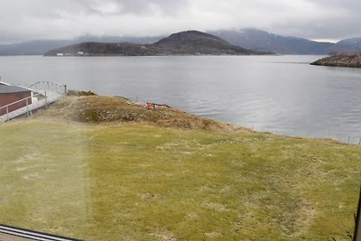 6 Personen Ferienhaus in Sandhornøy