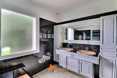 Haus bei Tours mit großem Garten