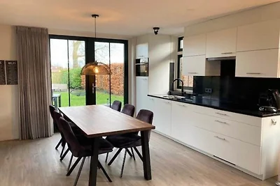 Renoviertes Chalet in Schoorl mit Garten