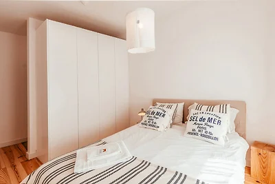 Modernes Apartment in Algés mit Terrasse