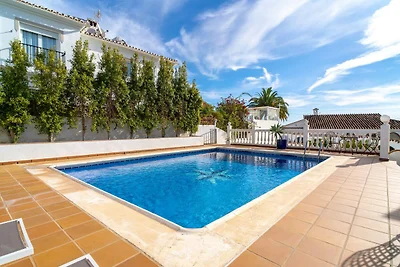 Luxusvilla mit Whirlpool und Meerblick