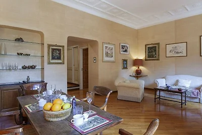 La finestra sul cortile di Via Roma
