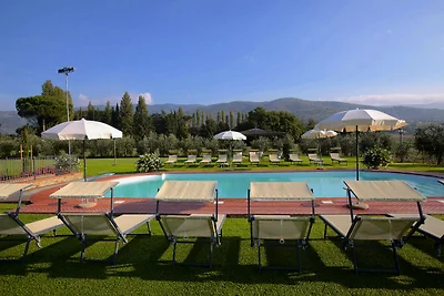 Appartamento a Cortona con Piscina e Vista