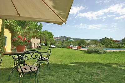Casale d'epoca con piscina a Cortona