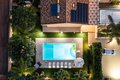 Geräumige Küstenvilla mit Pool in Scicli