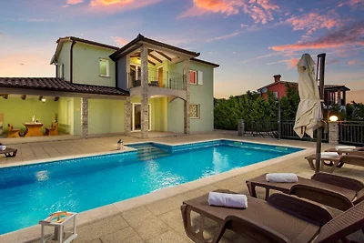 Villa in Labin mit Schwimmbecken
