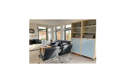 Ferienhaus in Schoorl mit Terrasse