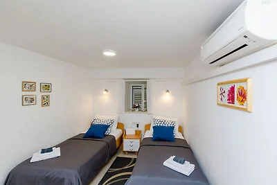 Apartment Domix - Two Bedroom Apartment
