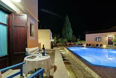 Ferienhaus in Douliana mit Gemeinschaftspool