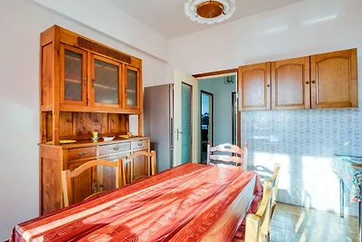 Caratteristica casa vacanze a Erli con...