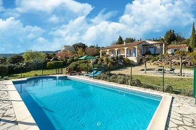 Ruhiges Ferienhaus mit privatem Pool