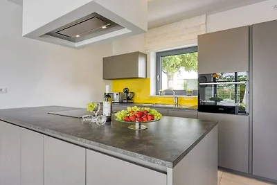 Villa in Tinjan mit Barbecue und Wifi