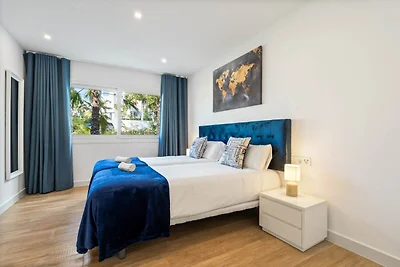 Chic 3-Bed Apartment ALCAZABA LAGOON (2107)