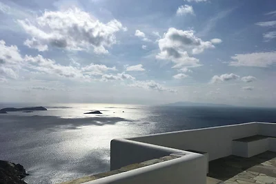 Confortevole villa vicino al mare ad Andros