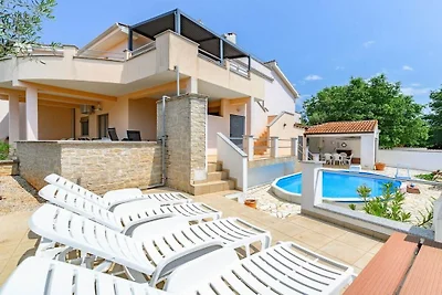 Apartment Panous 2