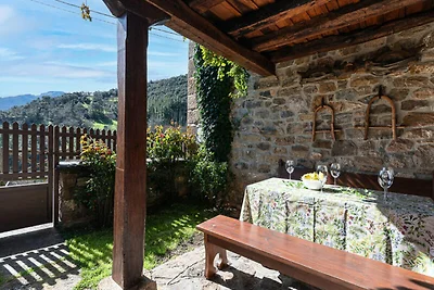 Casa a Liébana con vista sulle montagne