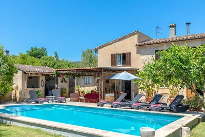 Traditioneller Charme mit privatem Pool