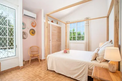 Villa in Robert Bay mit Pool und Whirlpool