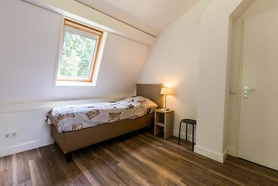 Luxuriöse Villa mit Geschirrspüler in der Nat...