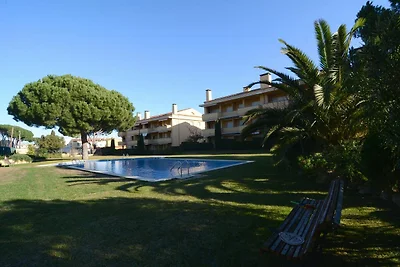 Apartment für sechs Personen mit Swimmingpool