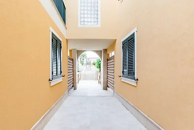 Wohnung in Reitani in der Nähe von Lido Beach