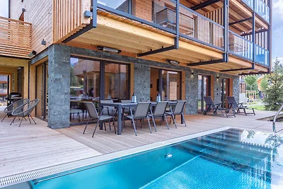 Ansprechende Wohnung mit Pool