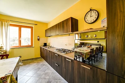 Typisches piemontesisches haus in den langhe