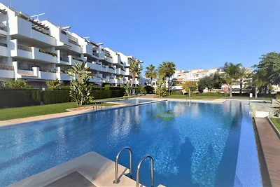 Moderne Wohnung mit Pool in Meeresnähe