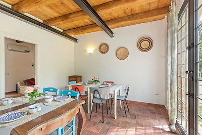 Attraente Villa con Piscina