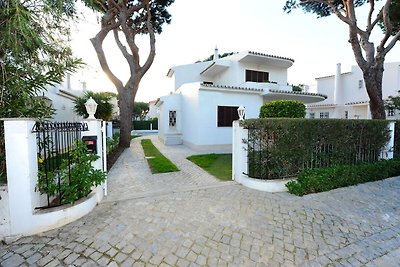 Villa im typisch portugiesischen Stil, ruhige...