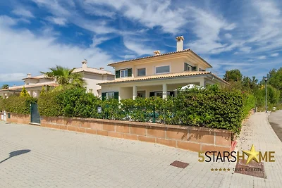 Villa moderna, a 210 metri dalla spiaggia...
