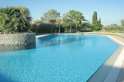 Moderna casa vacanze a Lazise con piscina in...