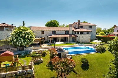 Villa in Tinjan met zwembad