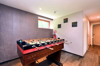 Luxuriöses Chalet in Beauraing mit Sauna