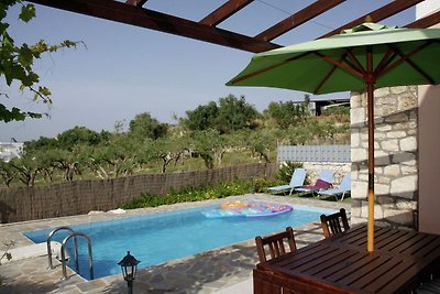 Ruhige Villa mit Swimmingpool in Loutra Kreta