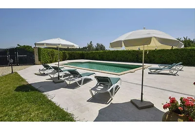 Spaziosa casa vacanze con piscina privata