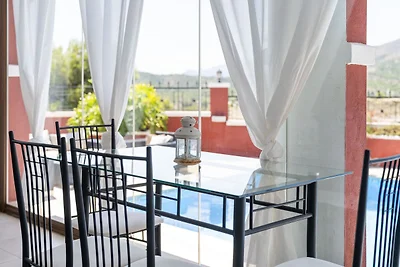 Villa affascinante a Finestrat con piscina