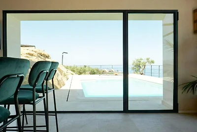 Villa mit privatem Pool und Meerblick