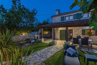 Villa in Kanfanar mit Schwimmbecken