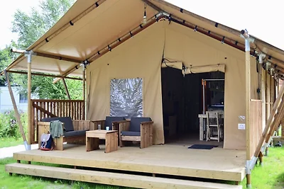 Tenda di lusso con cucina e doccia vicino al...