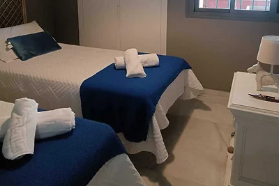 Schöne Wohnung mit Meerblick und Pool in...