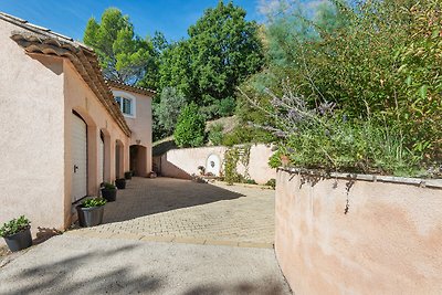 Großzügige Villa mit privatem Pool