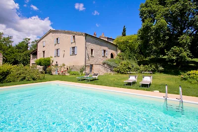 Hübsches Ferienhaus in Acqualagna mit...