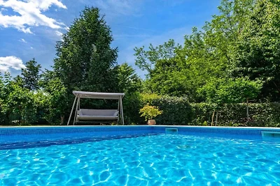 Villa in Santalezi mit Schwimmbecken