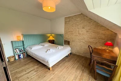 Charmant stenen huis aan de kust met tuin.
