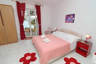 Apartment mit 1 Zimmer und Terrasse