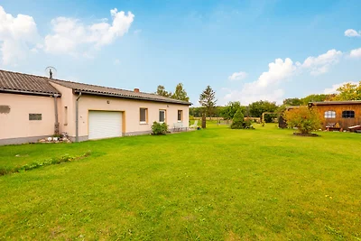 Accogliente bungalow a Pepelow vicino al mare