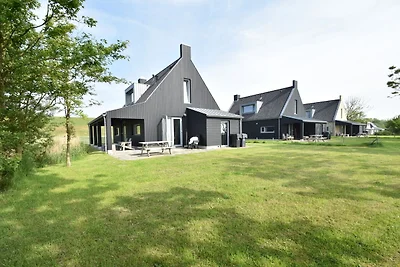 Geräumige Villa in Tzummarum mit Kamin