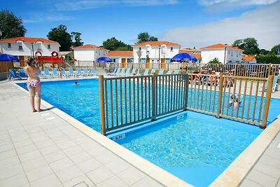 Ferienhaus mit Terrasse 600 m.