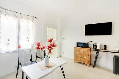 Mit privater Terrasse, 50m vom Meer